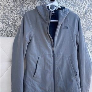 The North Face Gray Ski Jacket Sleek Design